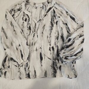 Carly Jean Los Angeles Black and White Blouse